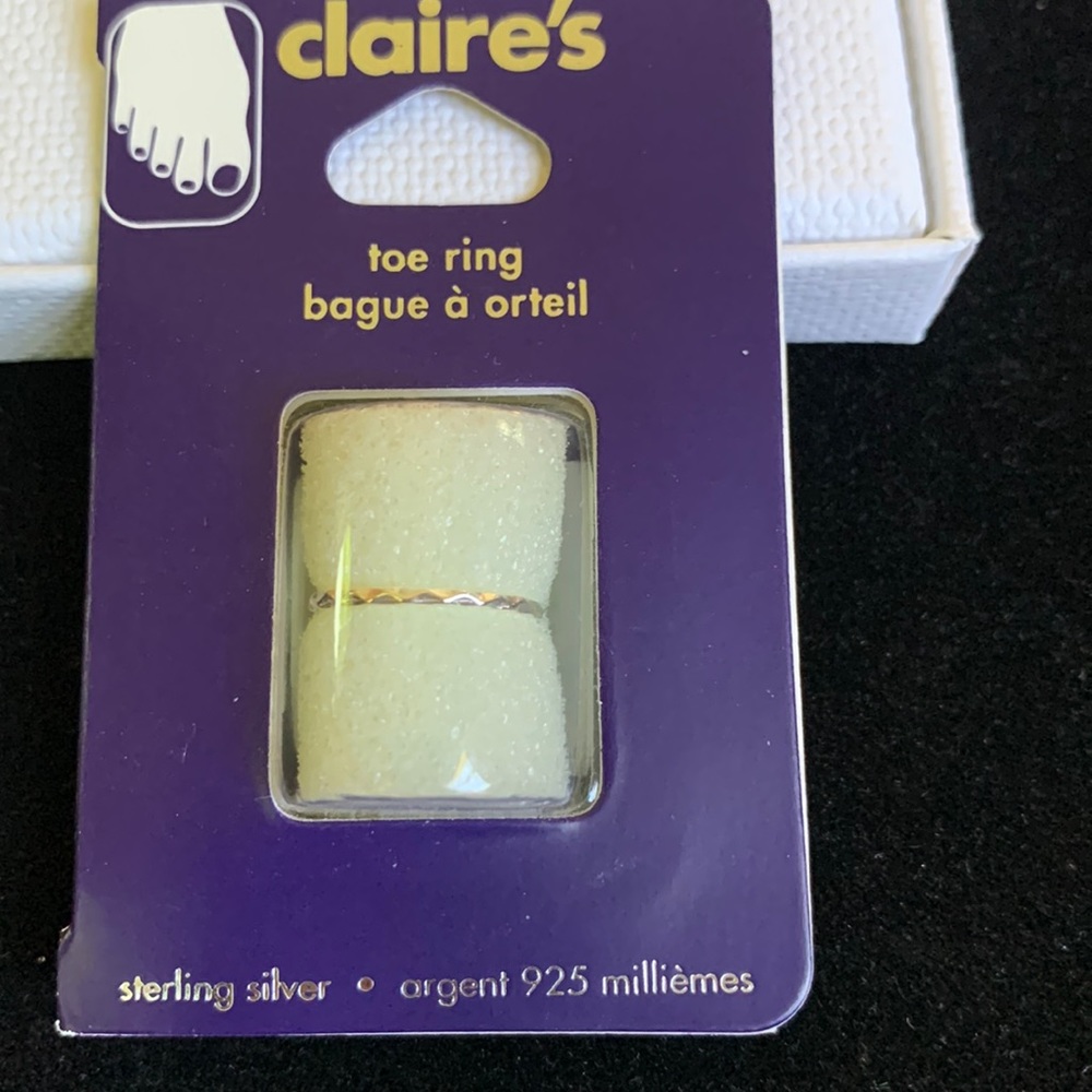 NWT Claire’s sterling silver toe ring. Zigzag design.